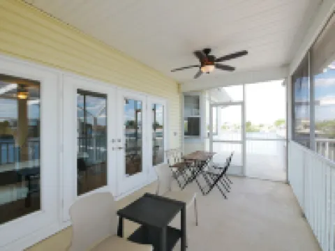 Seascape - WHOLE HOUSE 360 water views, pool, gulf Hotels in Hernando Beach