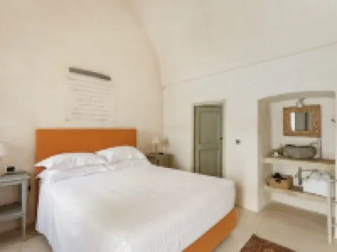 Discover "Locanda Fiori di Zagara", an 18th-century historical residence in Diso Hotels in Diso
