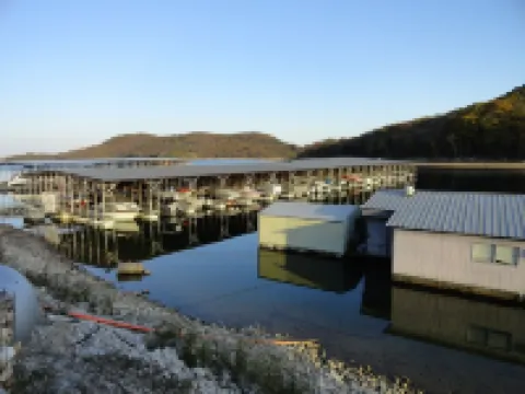 Lucky's - Adorable Cottage by the Beaver Lake Sailboat Club