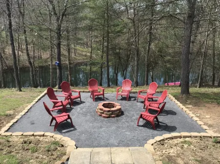 Lake House w/ Pool and King Bed, Fishing - Dogs OK