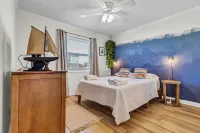 Swell Life at CB ~ 1/2 block to the beach w/ pool!