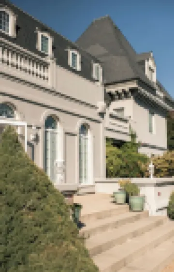 Chateau Herbe ~ Oberon Suite w/ Kitchen