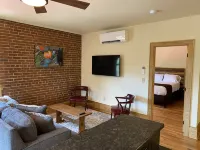 Main Street Retreats 103 Brand New Downtown Apt 103