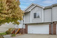 Stylish Townhome on Browne Hotels near Habitat for Humanity ReStore