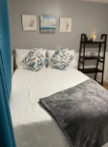 Charming Waterfront Canal Home in beautiful Old Homosassa! 5 Kayaks, Dock, Bikes