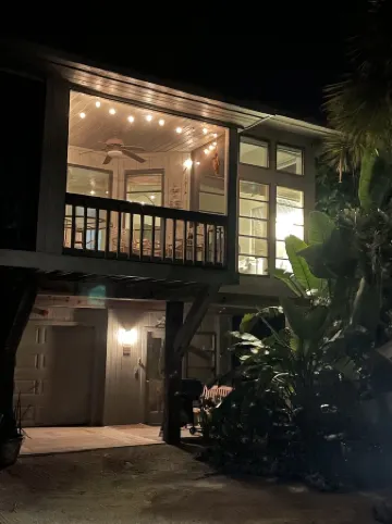 Quiet, clean townhouse.  Relaxing winner. Harbor view, short Gulf walk…