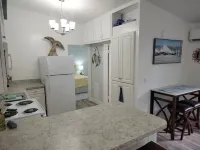 Cozy coastal condo - Just over one block to the beach