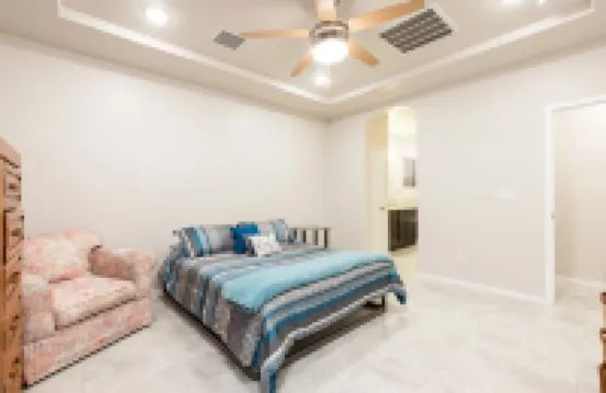 Cozy Family-Friendly 3BR2BA Home with Enclosed Backyard