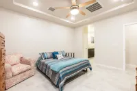 Cozy Family-Friendly 3BR2BA Home with Enclosed Backyard