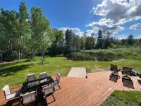 --Stunning Remodel-- HOT TUB 4 -BR home, Sleeps 10. Cozy Charm Modern Comfort Hotels in Tomahawk