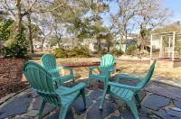 Spacious 3bed/2.5bath home with included golf cart, Hot Tub, 15min walk to beach
