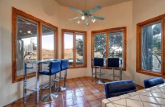 Double D Ranch- Heated Pool, Hot Tub & Endless Views!