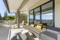 Walk to the Kapalua Beach, New Bespoke Luxury Golf Villa, Ocean & Golf Views