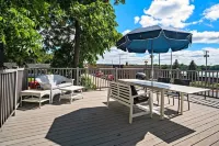 Three-Bedroom Apartment with River View