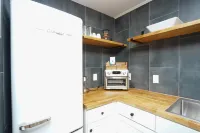 3 blocks from downtown, Pet Friendly. Natural Grocers, Awesome Shower