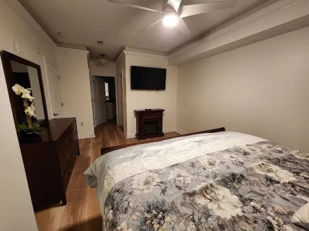 Enjoy sunsets @ spacious 3br/2ba lakefront condo #306--perfect for families