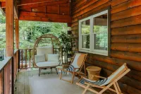 Swan Lake Lakefront Cozy Modern Home w/ cabana, central air, kids room.