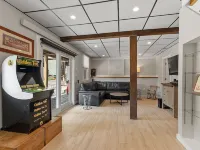 Mountainside Retreat with Serene Sunset Views over Mountains and Newfound Lake Hotels in Bristol