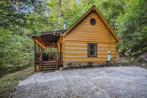 Winter Retreat! King Bed, Theater, Hot Tub, XBox