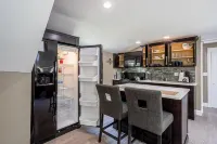 Stylish Upscale Apt w/ Snack Bar & Sunny Deck