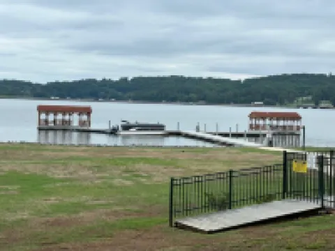 Lakeside Condo ~ Close to Everything ~ First Floor ~ Pool ~ Dock ~ Views - Family