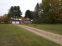Farmhouse w/hottub room close to slopes & shores! Hotels in Clearwater Township