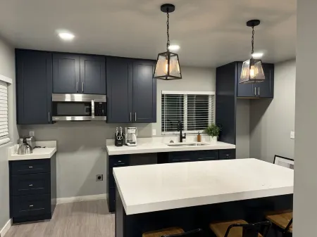 Ogden Oasis: 4b, 2 ba - 5 mins to WSU