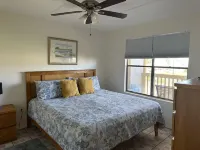 Lazy River Condo, near food/fun, EZ walk to beach