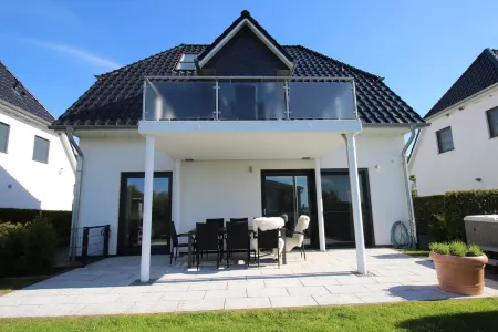 Casa Fortuna Comfort mit Seeblick, Whirlpool, Sauna und Eingezäuntem Garten