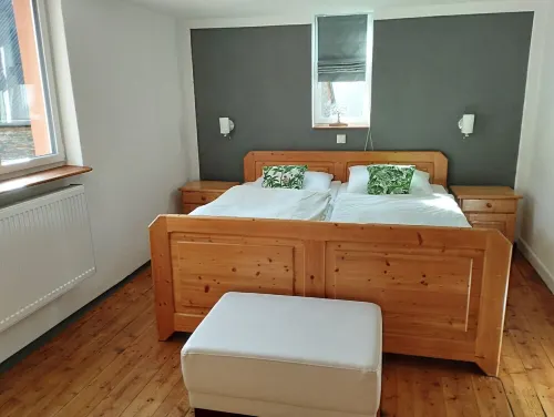 Lovingly renovated vacation home in the heart of Lösnich Hotels in Losnich