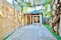Modern Tiny Home in Tech Terrace – Walk to Texas Tech and J&B Coffee & More!