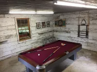 Peaceful Cabin on 8 wooded acres 3 Miles From MSU Campus