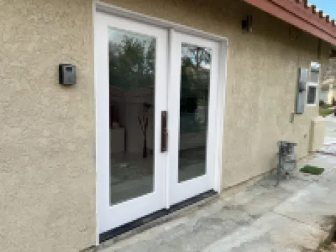 Bright Modern Apartment