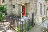 Private Midtown Hidden Gem- Steps from Piedmont Park + Free Parking