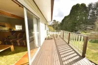 Grevillea Cottage - Family and Group Getaways