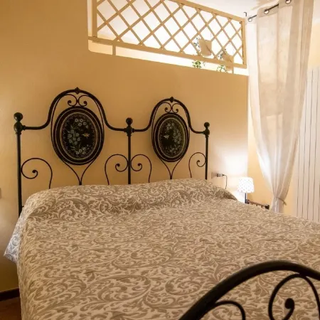 Romantic apartment in the Vicolo dei Baci located in the historic center