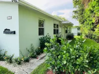 Lovely 2 - Bedroom Rental Unit Near the Beach