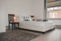 Charming Two Bedroom Apartment in Strawberry Hill 리치몬드역 주변 호텔