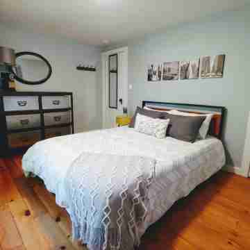 *New* The Foundry Getaway 2BR / 1 BR Rooms