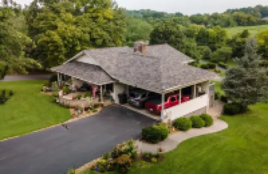 Dollywood Delight: Your Smoky Mountain Home Base!