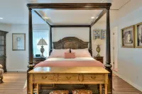 Vintage / antique 1200 sq. ft. interior loft & parking