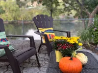 Riverfront on the Rogue! Ideal Southern Oregon location