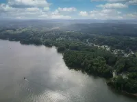 Atwood Breeze: Tranquil Lake Escape