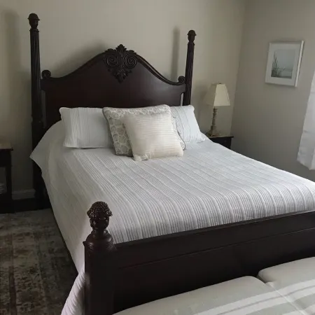 Relax and get away! Beautiful upscale condo with pool near OGT Village and Beach