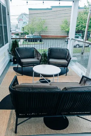 Beautiful 3-Bed 2.5 bath in downtown Freeport Отели рядом с достопримечательностью «When Pigs Fly Bakery»