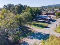 The Ouachita Depot- Large house/Perfect location Hotels in Mena