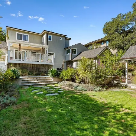 5Br Santa Cruz Beach House — Steps to Twin Lakes Beach - Deck & Yard - Sleeps 12