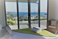 HIGH ON PACIFIC Luxury Beach House Binalong Bay - waterviews