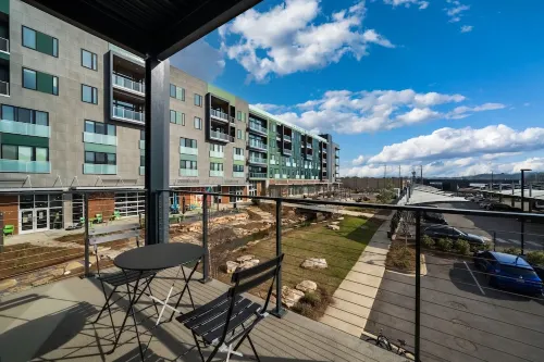 Cozy Studio w/Private Balcony!