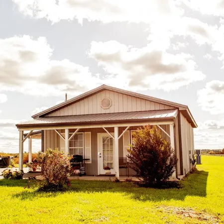 Holland Country Cottage is located in the Golden Triangle!